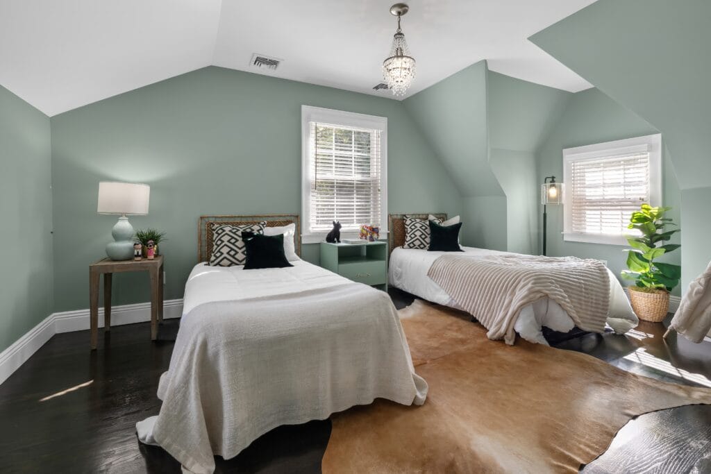 Lekker Studios - LARGE BEDROOM 3 3 | Professional Luxury Photography