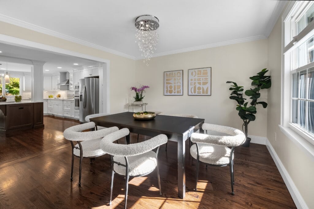 Lekker Studios - OPEN AIRY DINING ROOM | Professional Luxury Photography