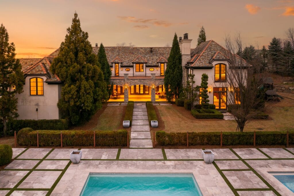 Lekker Studios - Cresskill 65 | Professional Luxury Photography